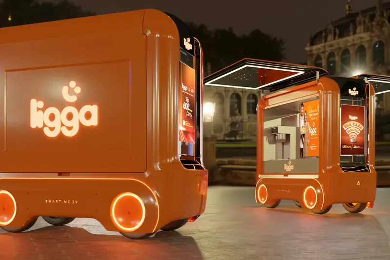 Duas unidades Smart Moov laranjas com a marca Ligga