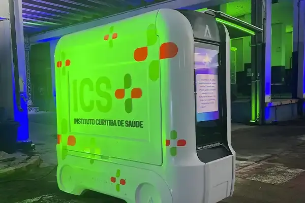 Unidade móvel de saúde Smart Moov do Instituto Curitiba de Saúde